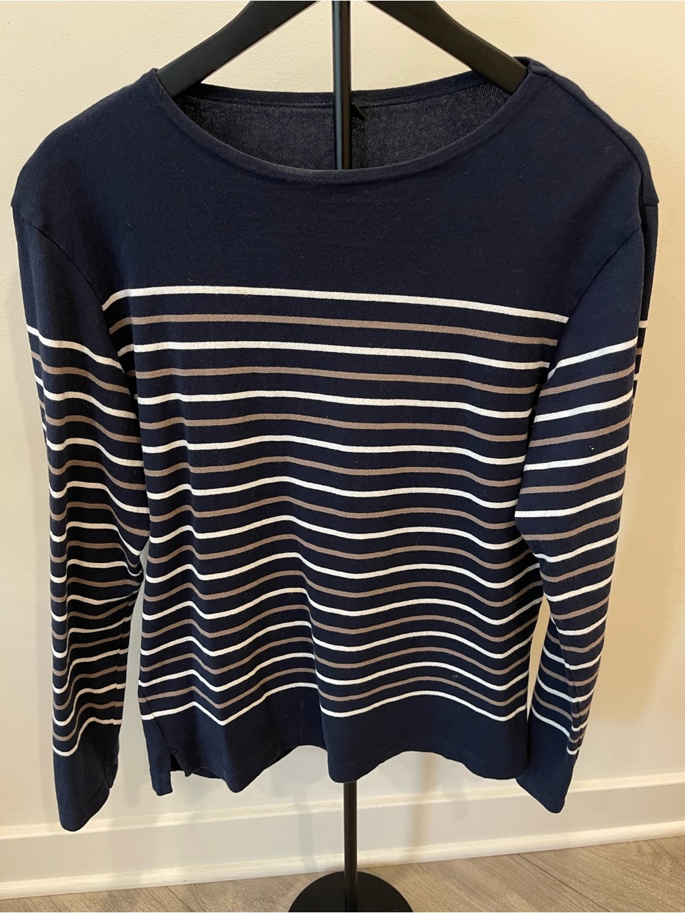 Uniqlo Navy and White Striped Crewneck Sweater - Men's Size S